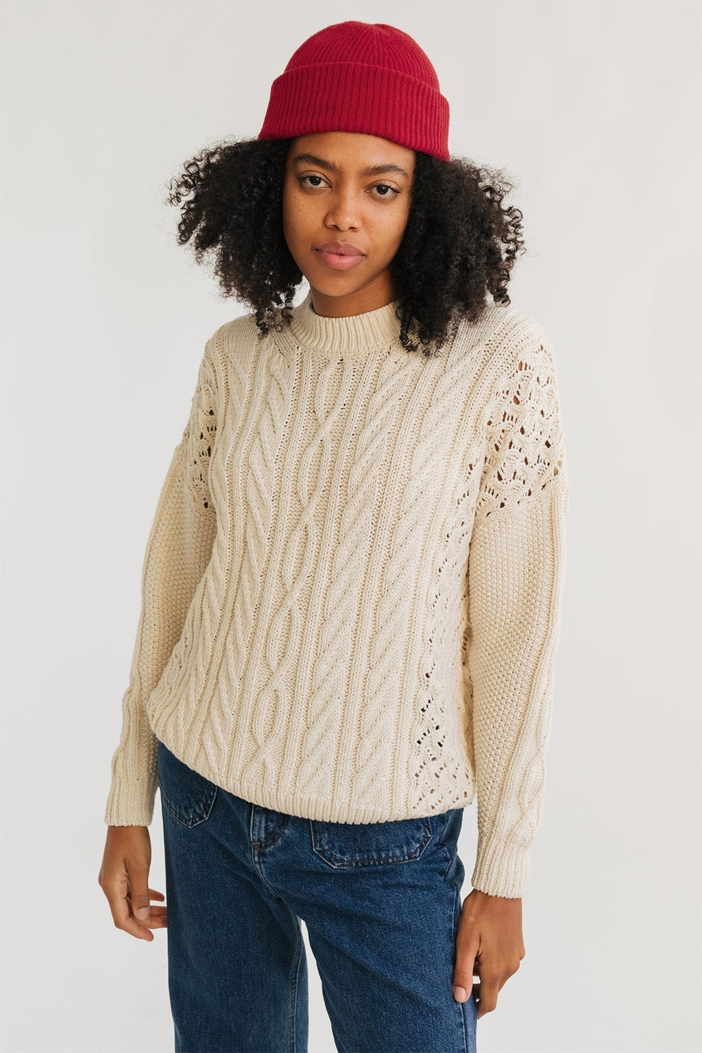 meta-hover, oversized fit and soft funnel neckline of knit