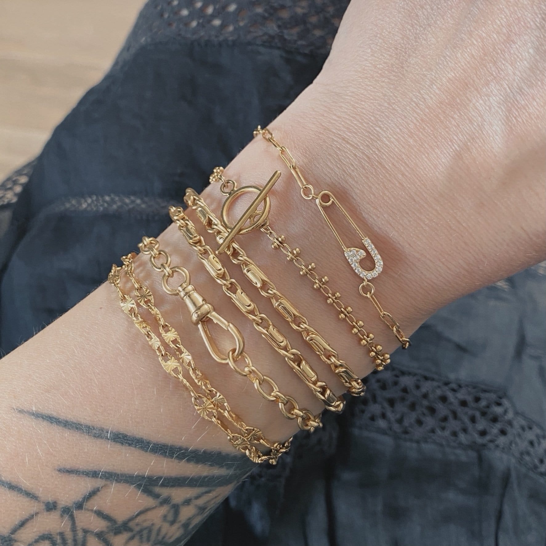 Bracelet Pin