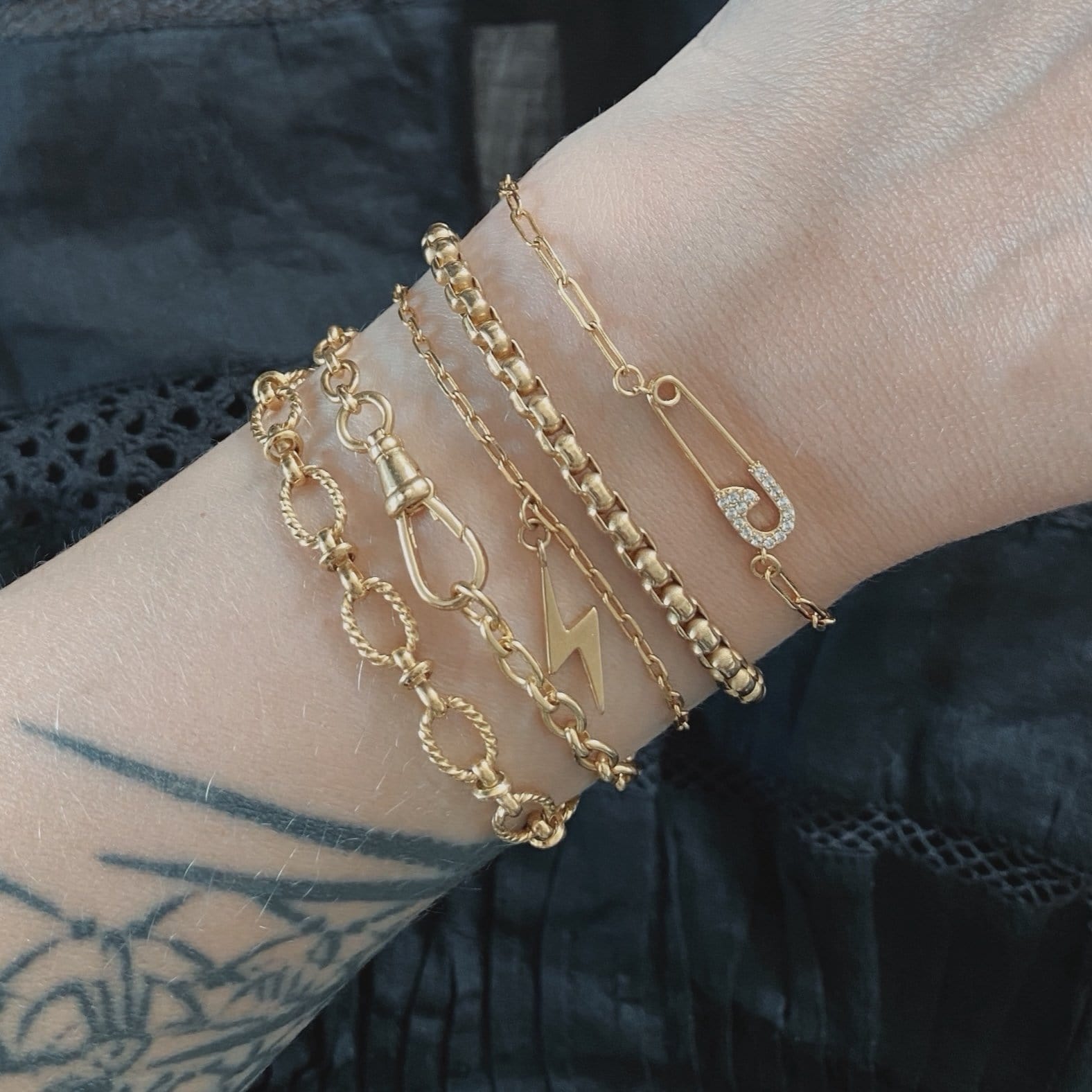 Bracelet Pin