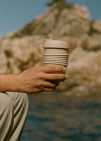 Kitchenware Outdoor Eco - Verre A Café Avec Couvercle En Matériel Recyclé - Sable