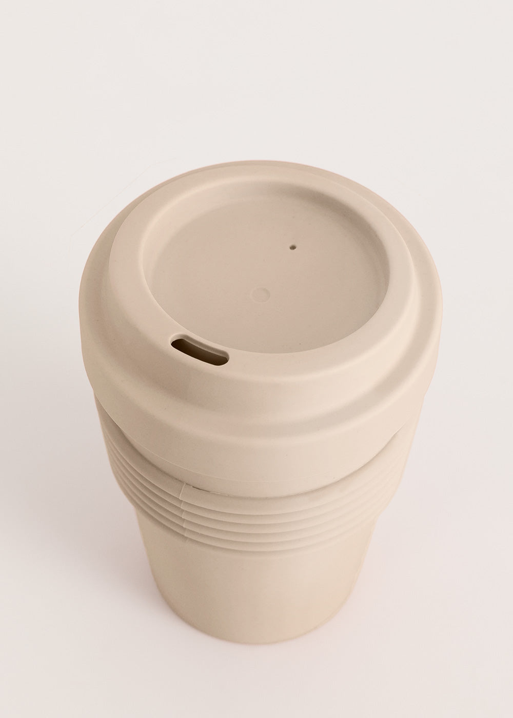 Kitchenware Outdoor Eco - Verre A Café Avec Couvercle En Matériel Recyclé - Sable