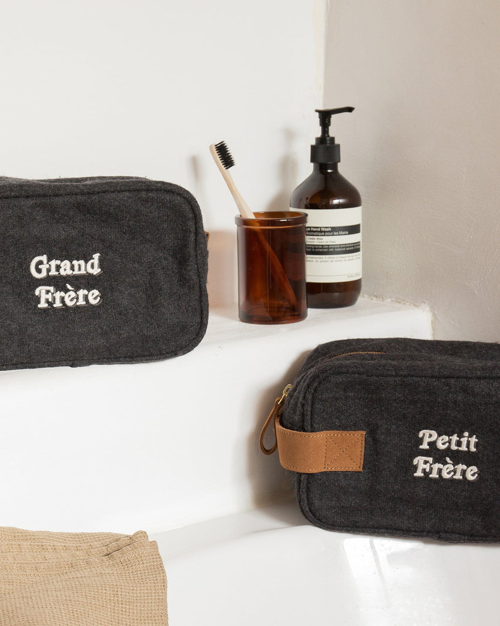La Trousse De Toilette Grand Frère En Laine - Gris Anthracite