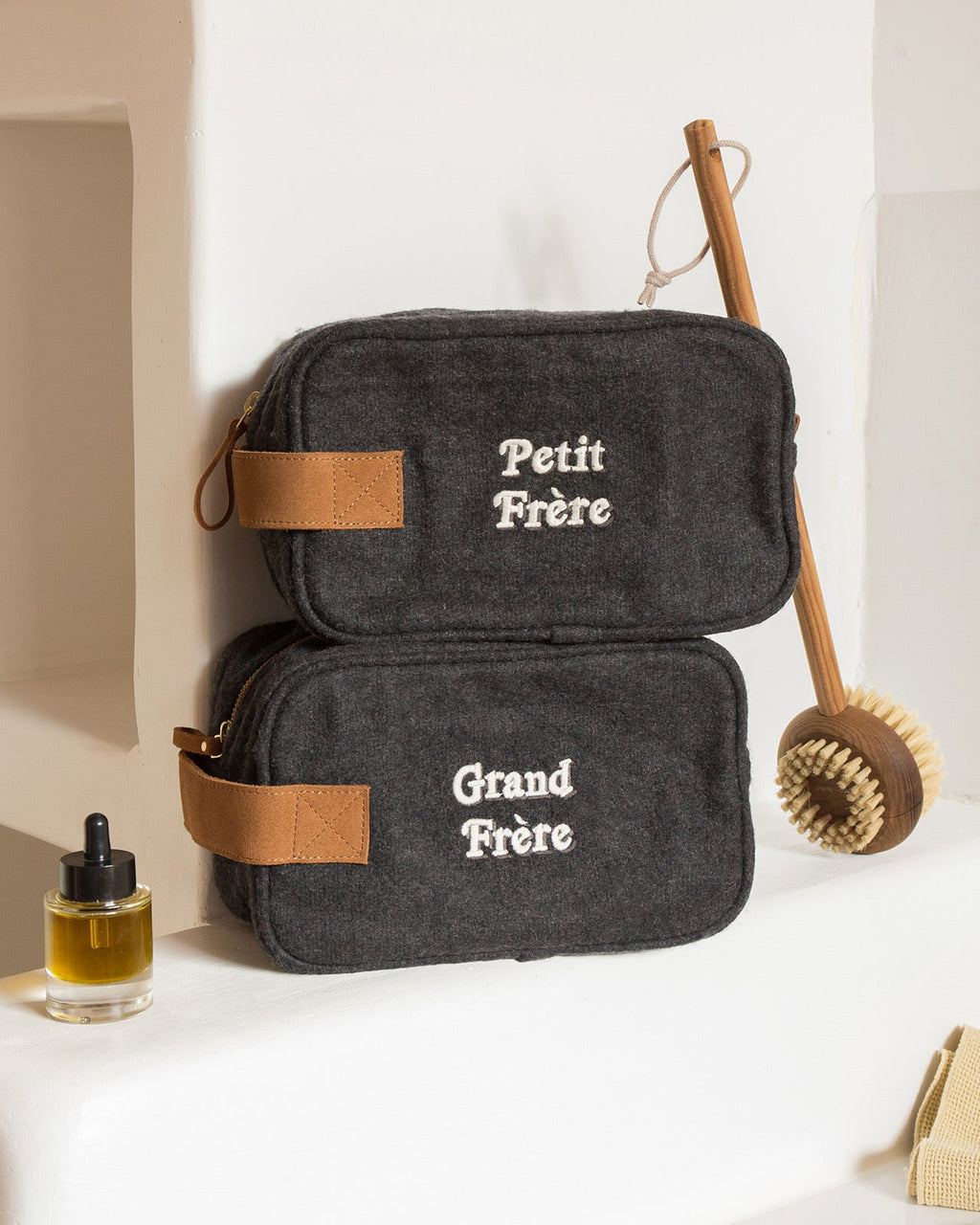 La Trousse De Toilette Grand Frère En Laine - Gris Anthracite