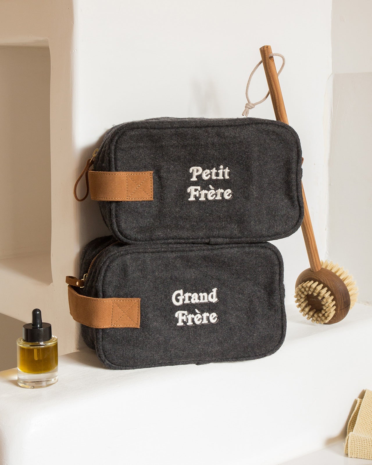 La Trousse De Toilette Grand Frère En Laine - Gris Anthracite