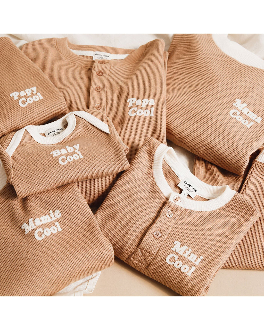 L'Ensemble De Pyjama Mini Cool En Coton Bio Nid D'Abeille - Praliné