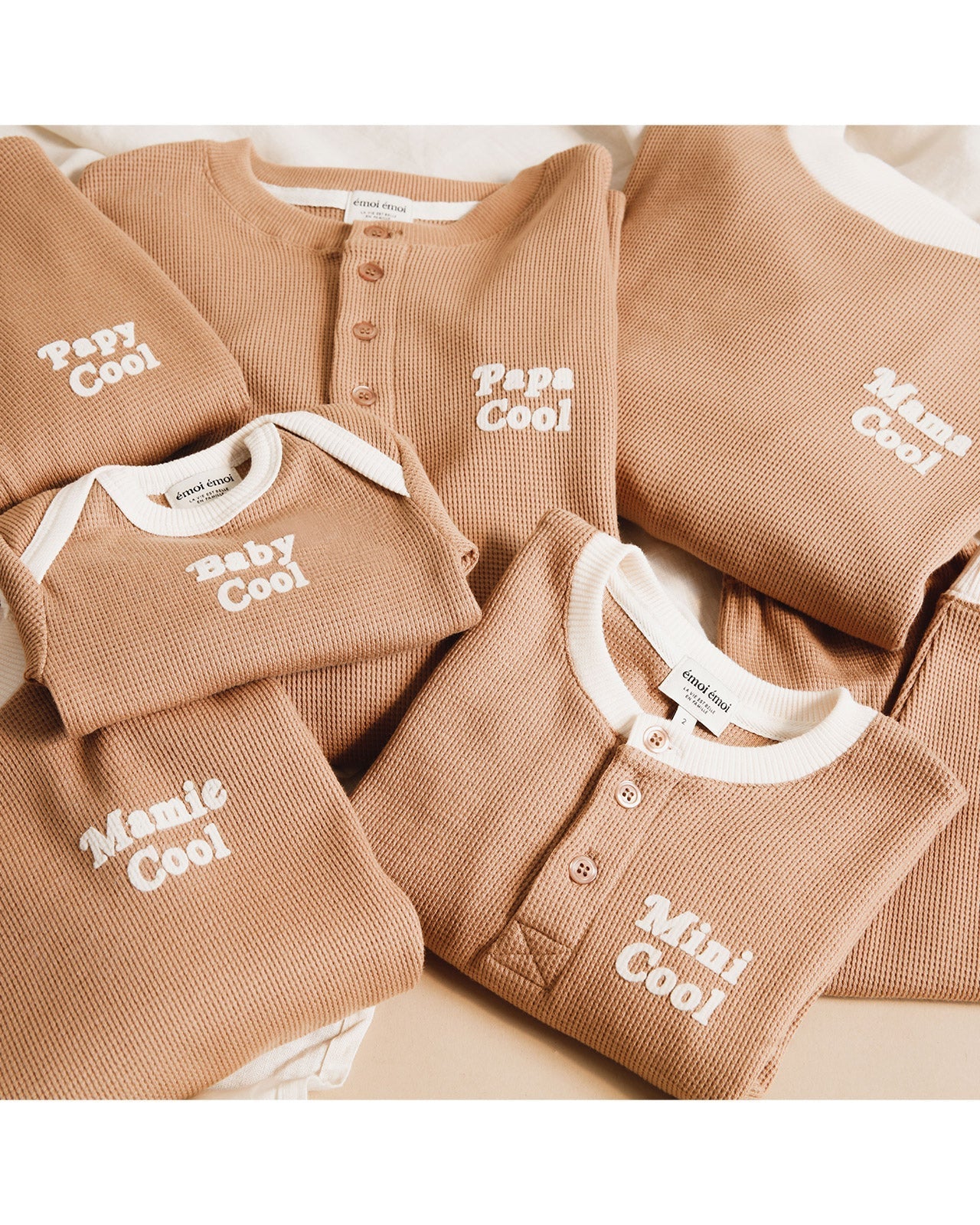L'Ensemble De Pyjama Mini Cool En Coton Bio Nid D'Abeille - Praliné