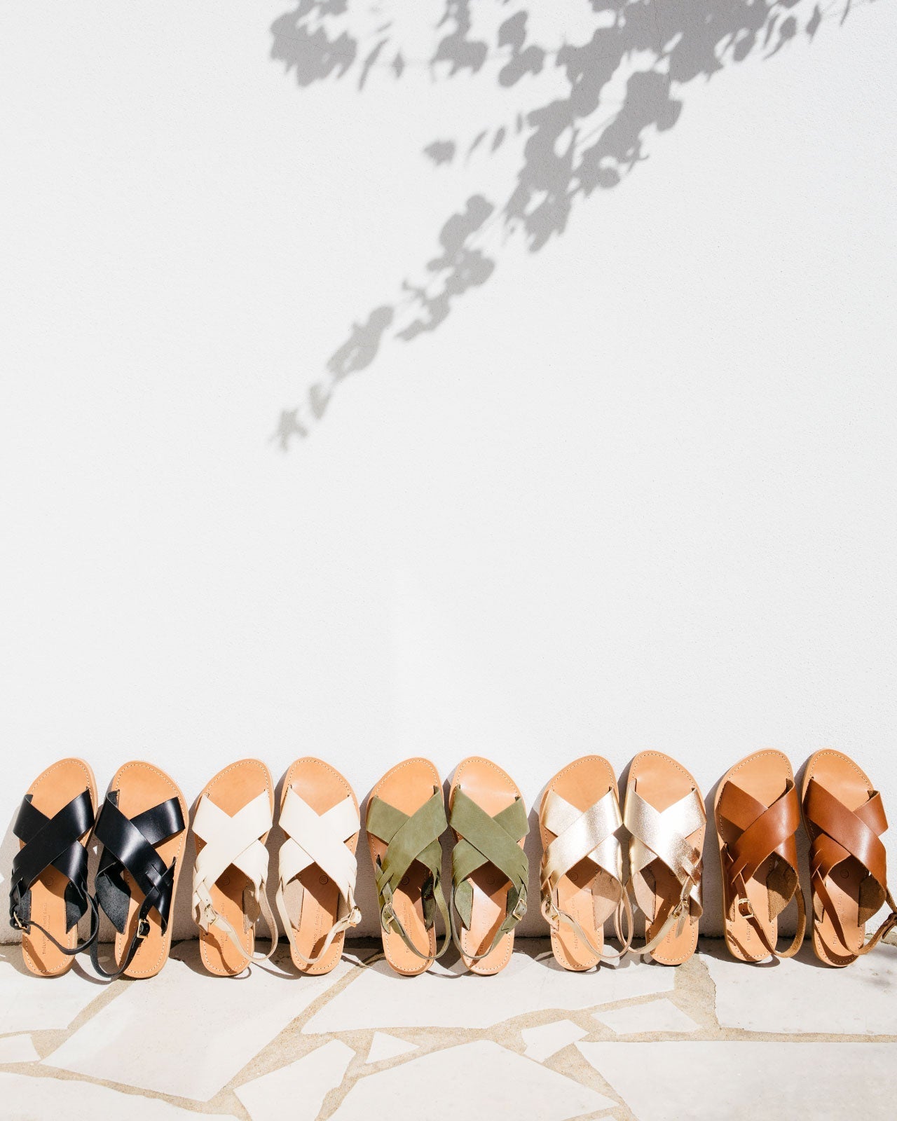 Les Sandales Tom Femme En Cuir Noir - Théluto X Émoi Émoi
