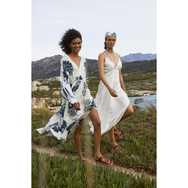 Robe Dalhia - White
