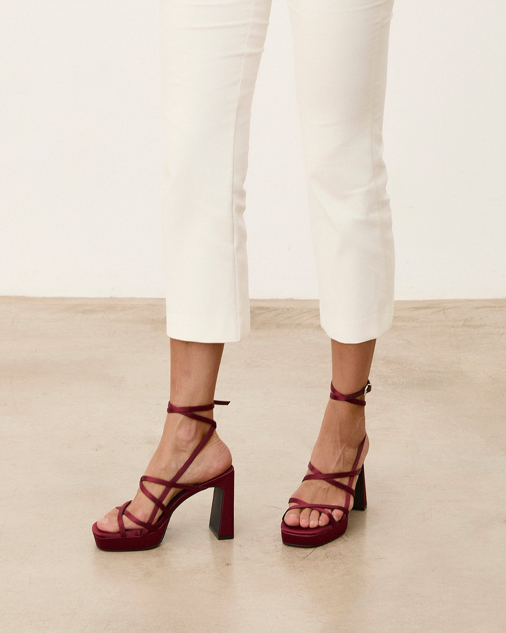 Mim shoes Sandalia de tacón NORI BURDEOS SATIN