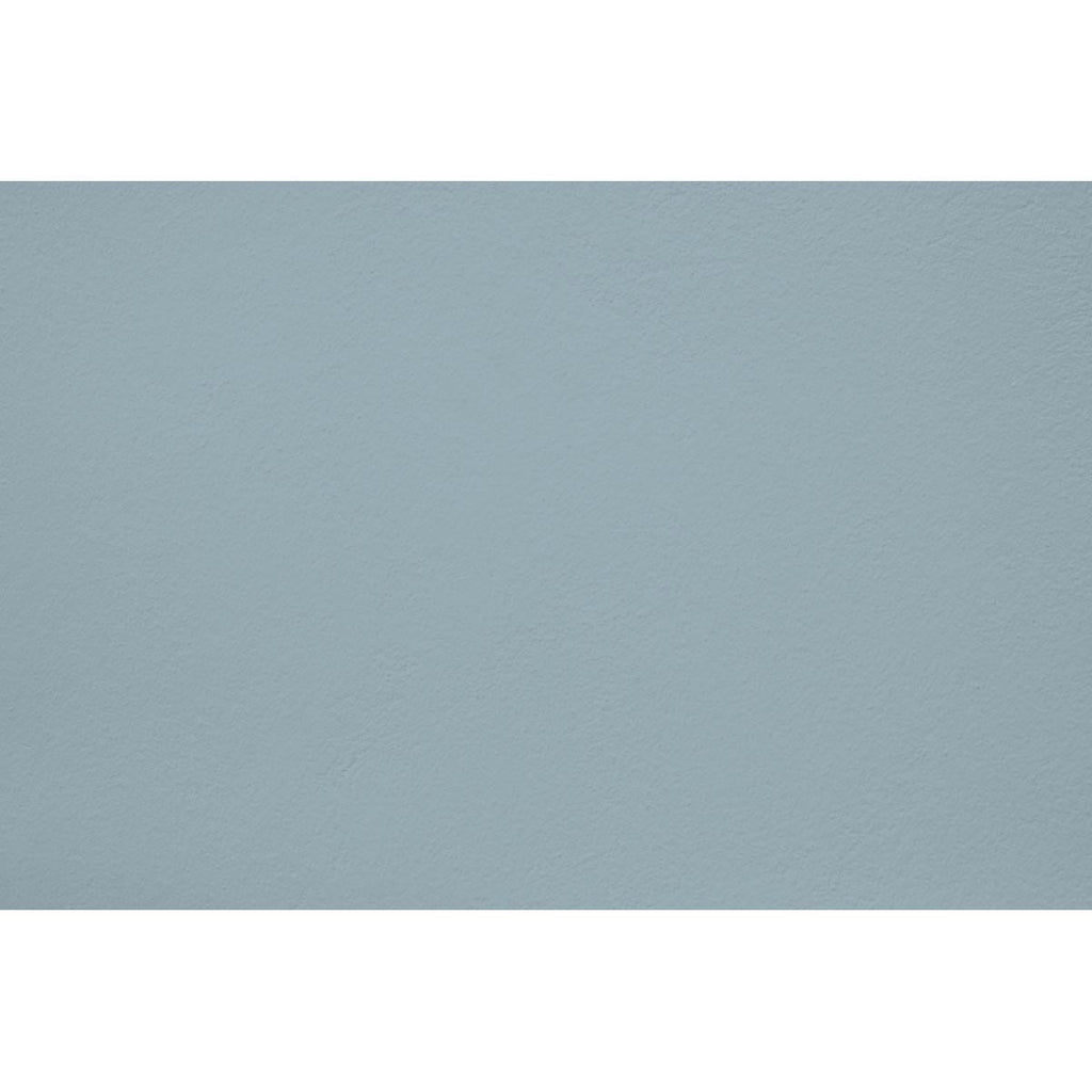 Peinture Cool pearl appliquée sur un mur - teinte bleu gris clair