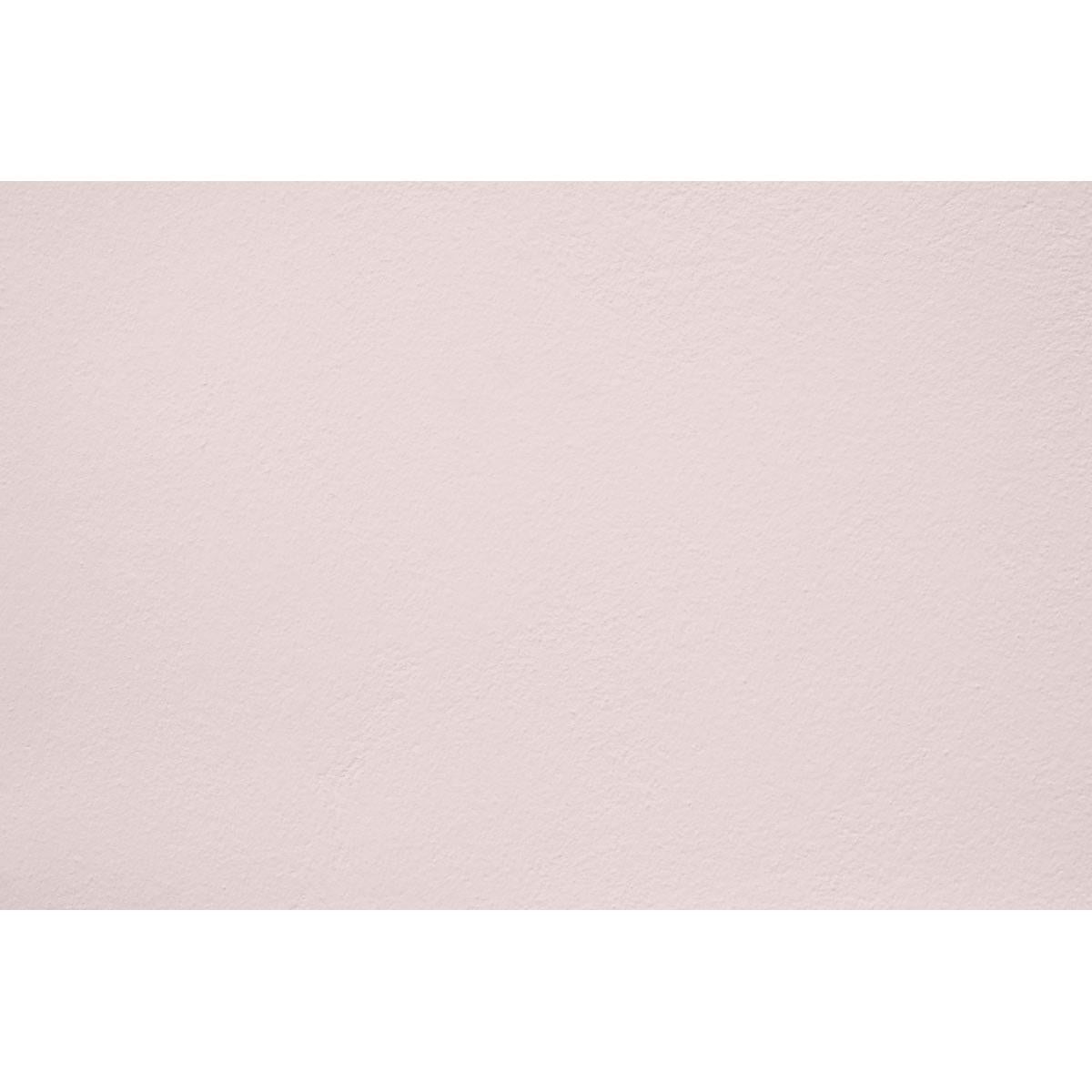Peinture Scarlet drop appliquée sur un mur - teinte rose pale