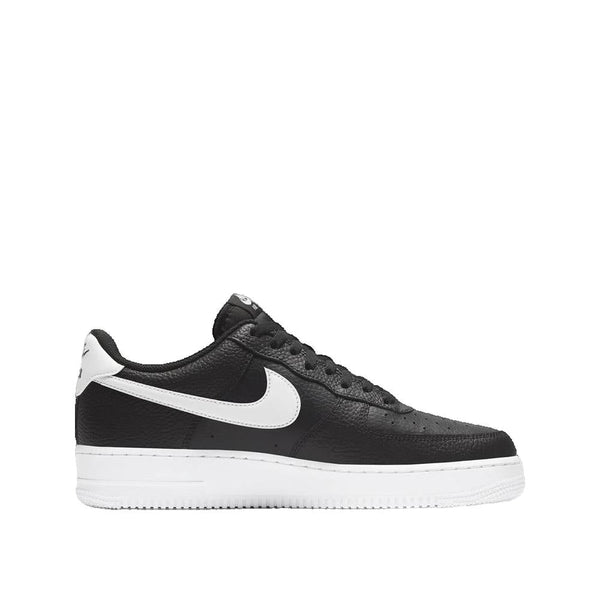 Baskets Air Force 1 '07 - Noir / Blanc
