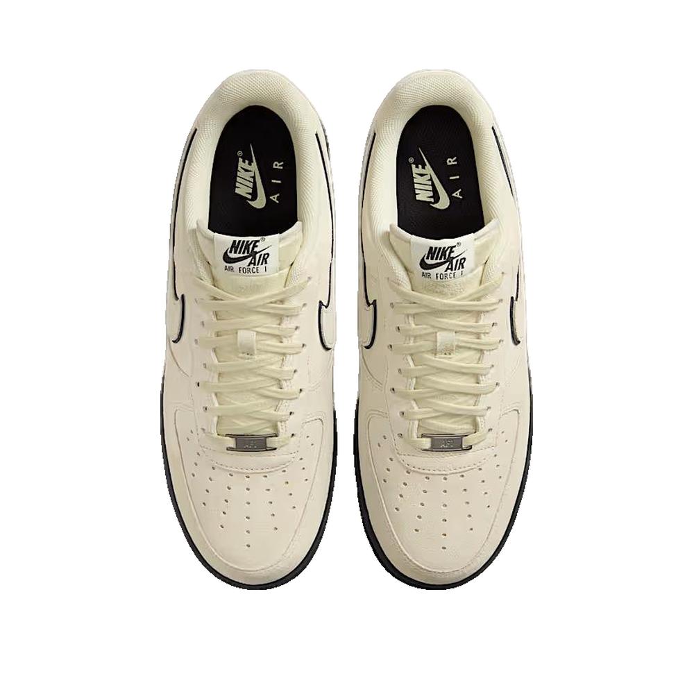 Baskets Air Force 1 '07 LV8 - Kaki clair
