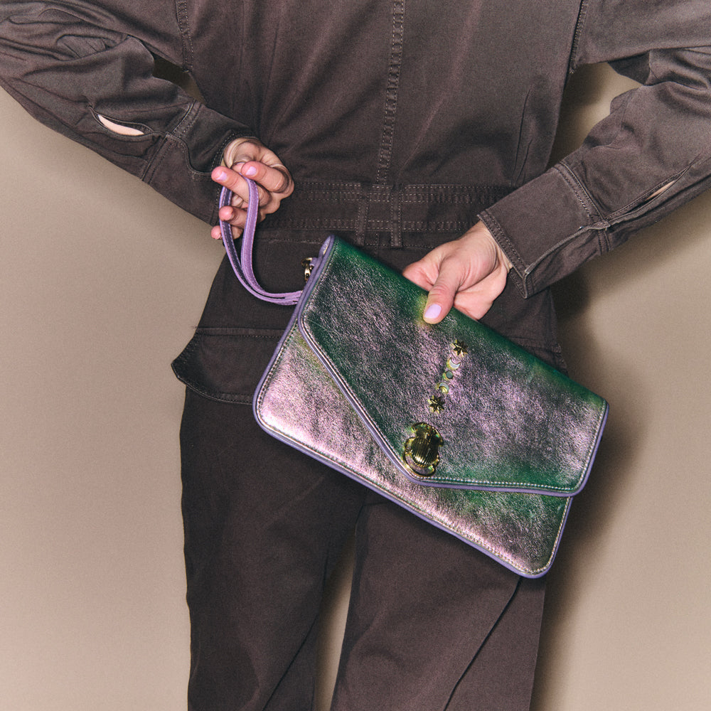 Pochette Cuir Alicia Lune Avec Rivets En Nacre