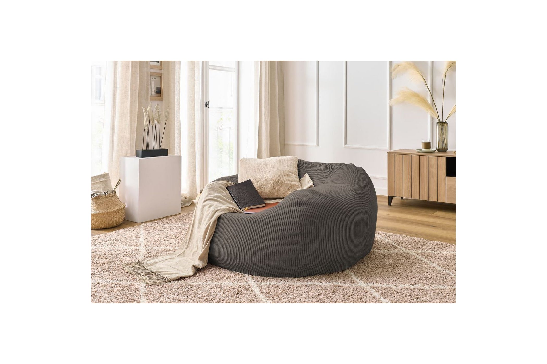 Pouf ultra moelleux VOLTAIRE velours côtelé - BOBOCHIC - The Bradery