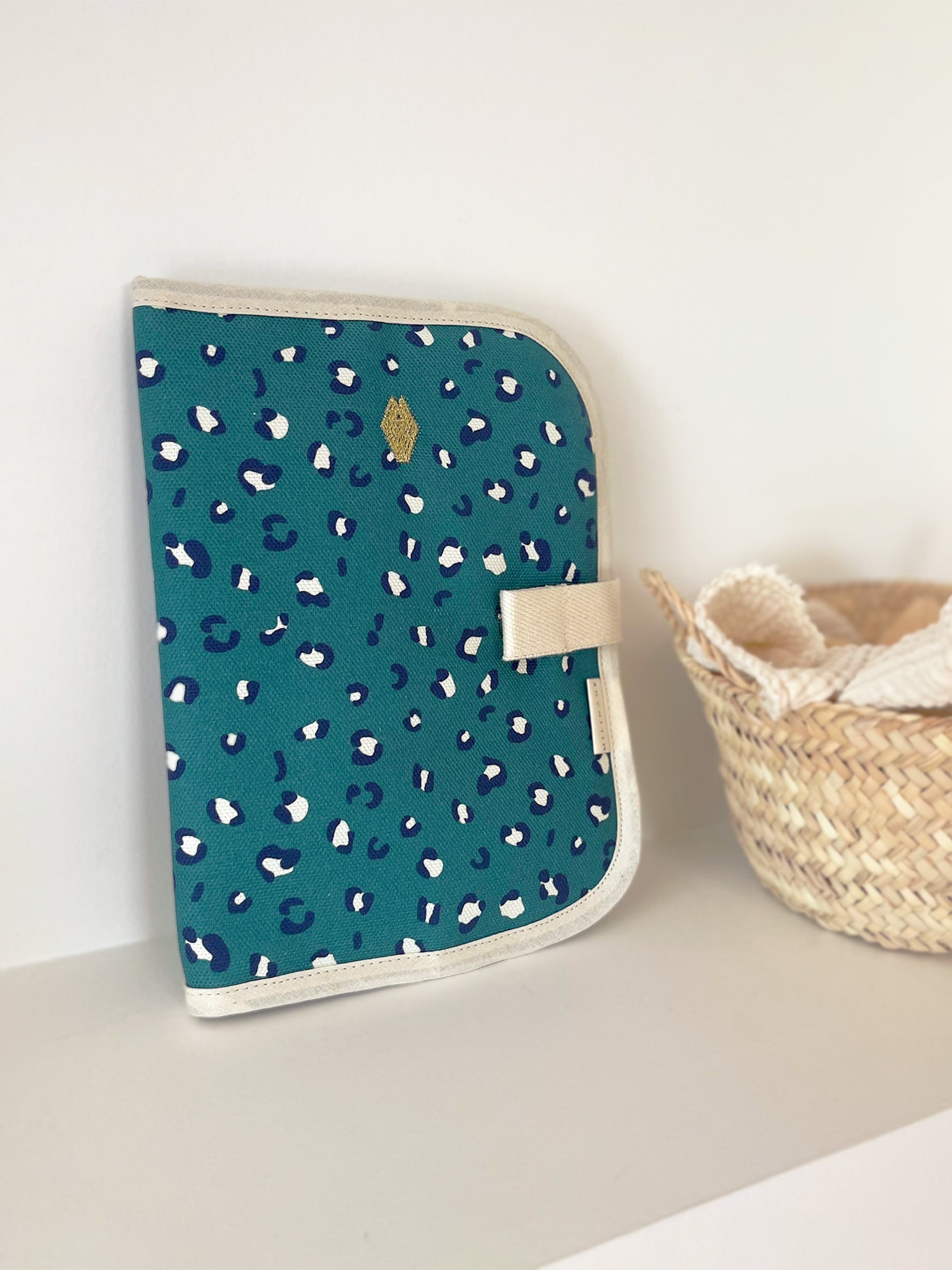 protege-carnet-de-sante-bebe-graou-orage-milinane