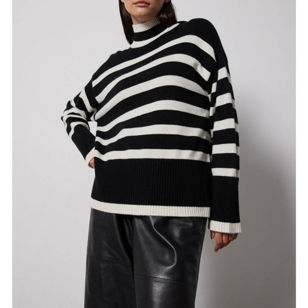 Pull - Askana - Noir - NOTSHY - The Bradery