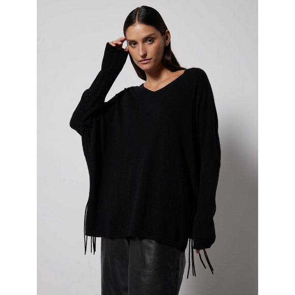 Pull - Etila - Noir - NOTSHY - The Bradery
