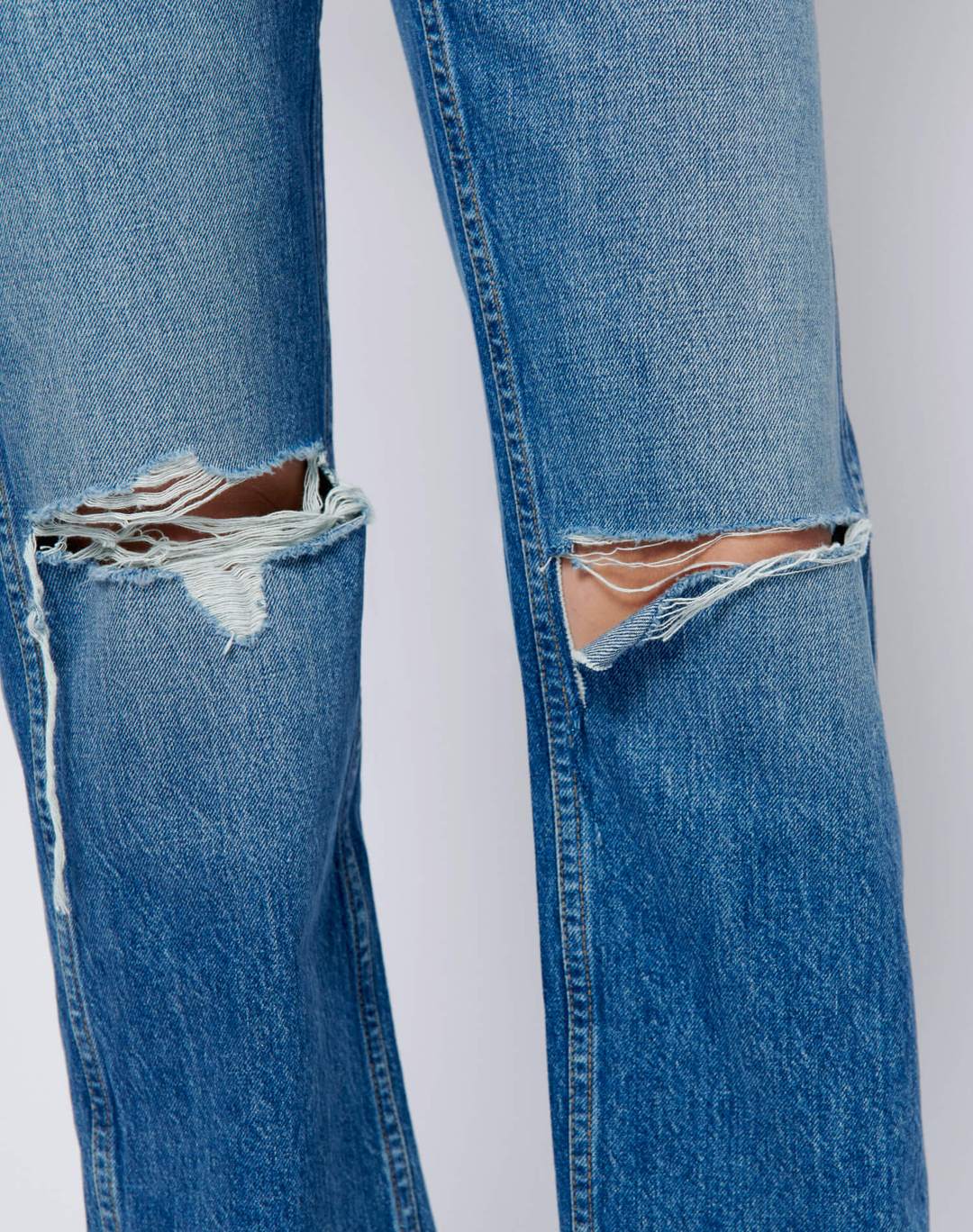 Jean 90S High Rise Loose - Washed Indigo W/ Rip