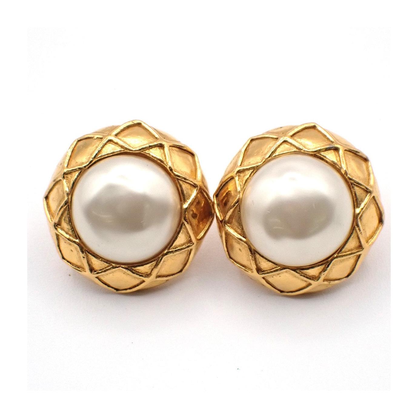 Chanel Vintage Round Clip-On Earrings Metal with Faux Pearl Product Image