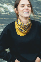 Small Foulard En Soie Manika "Poppy" - Gold