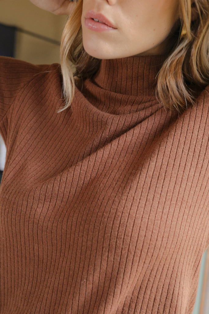 Sous-Pull Charlie - Marron - Plume Paris - The Bradery