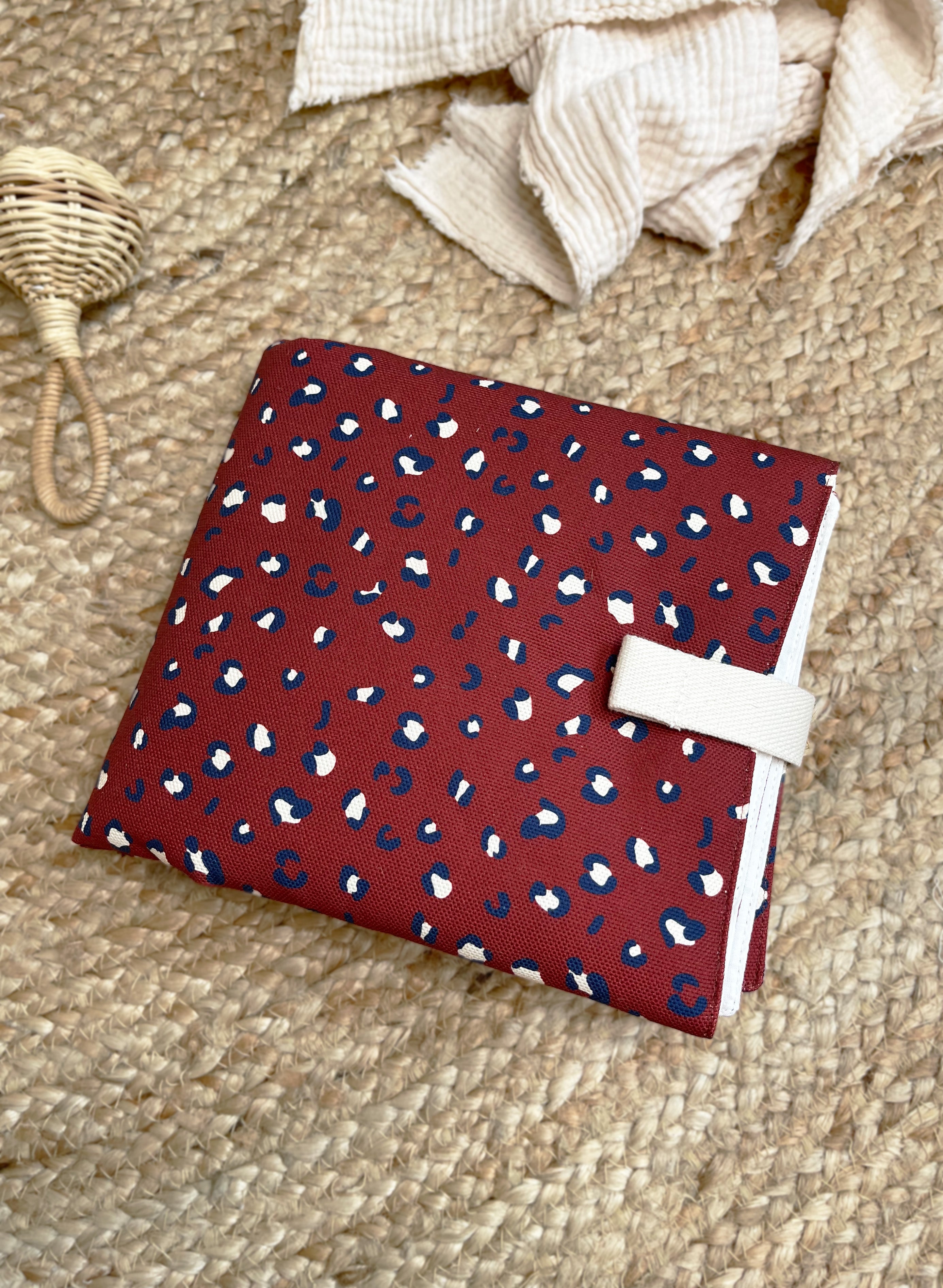 tapis-a-langer-nomade-pour-bebe-graou-brique-milinane