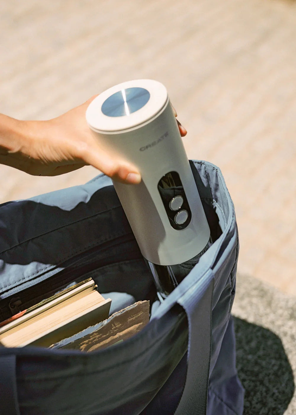 Thera Move - Cafetière Espresso Portable 15 Bars Pour Capsules Et Café Moulu - Avec Mallette De Transport - Blanc Cassé
