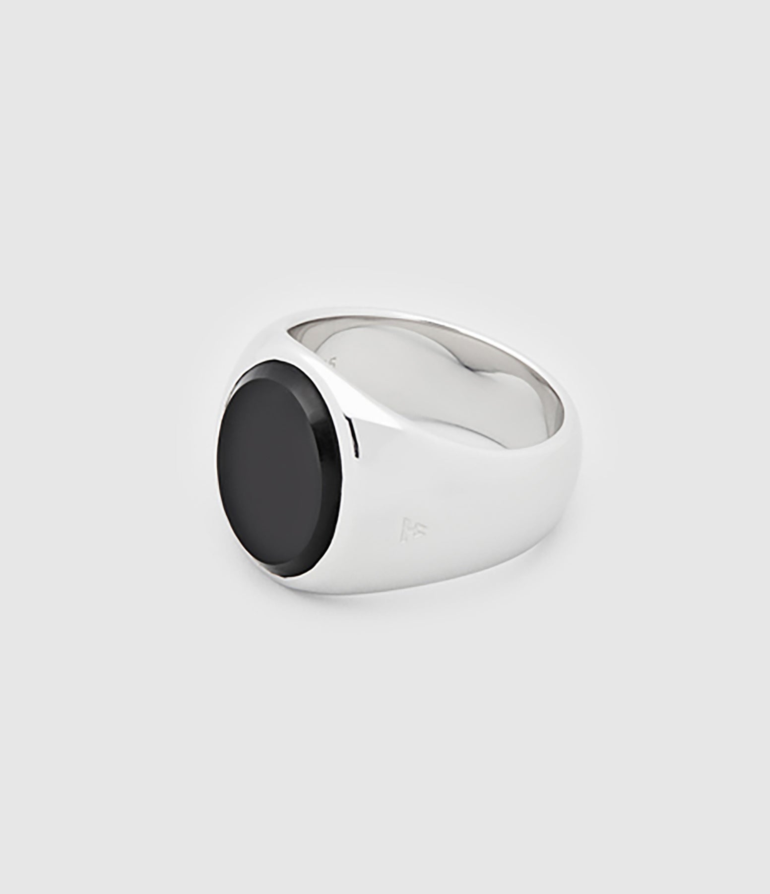 Tom Wood - Chevalière Oval Polished Argent Onyx - Unisexe