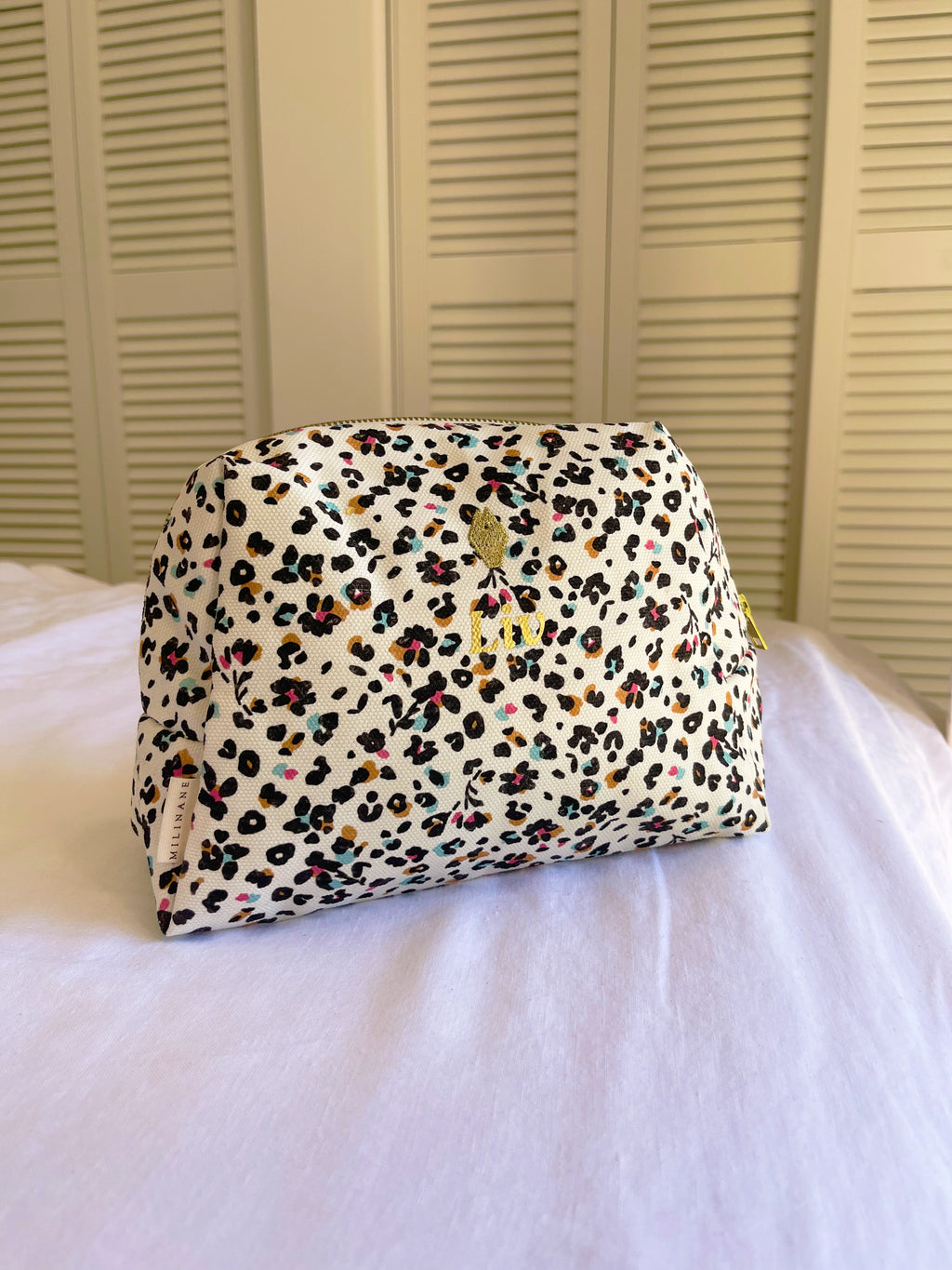 trousse-de-toilette-enfant-personnalisable-avec-preniom-motif-leopard-milinane