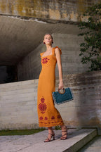 Robe Samira Caldera